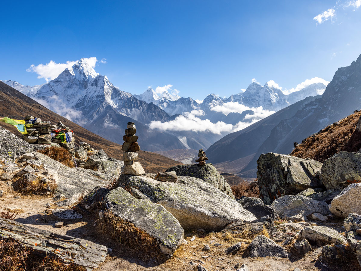 breathtaking-mountain-vista-from-thukla-pass
