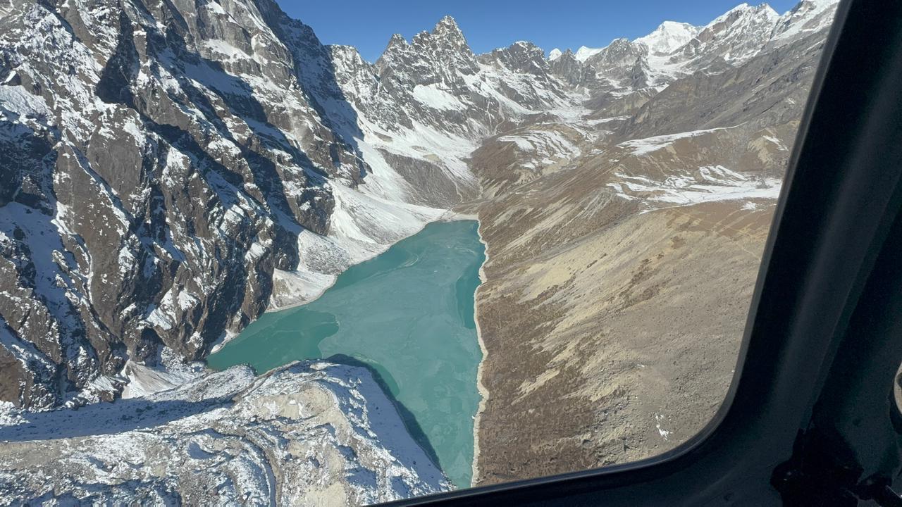 everest-base-camp-flyover