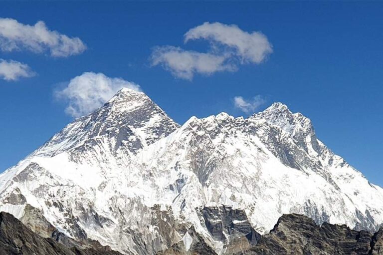 lhotse_expedition_1704428688194